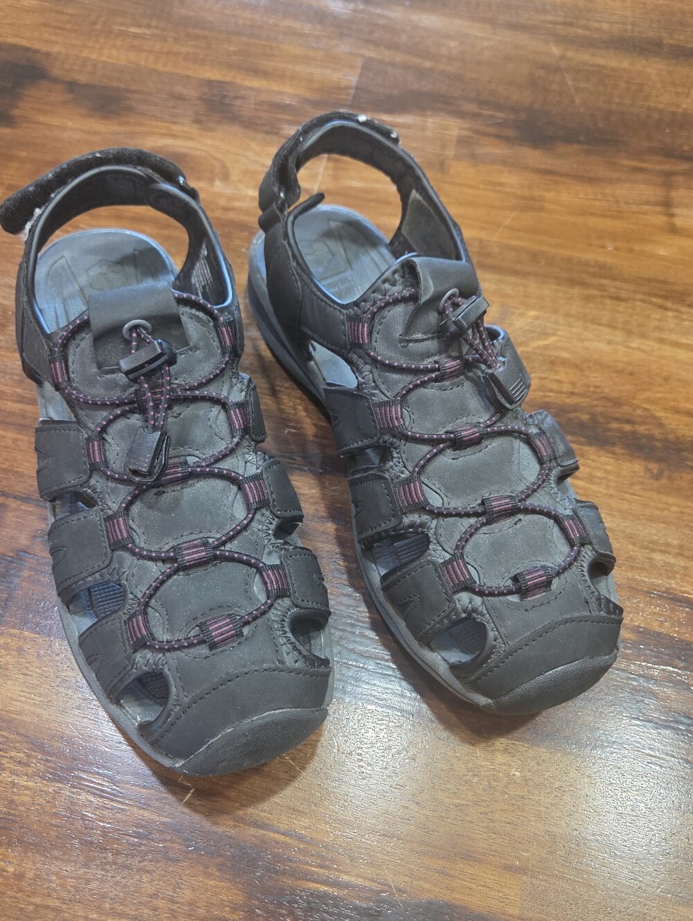 Khombu Ashley Outdoor Sandals Women’s Size 8 Gorpcore Outdoors